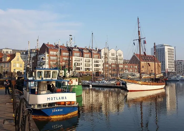 New Apartment 100M From Old Town And Marina
